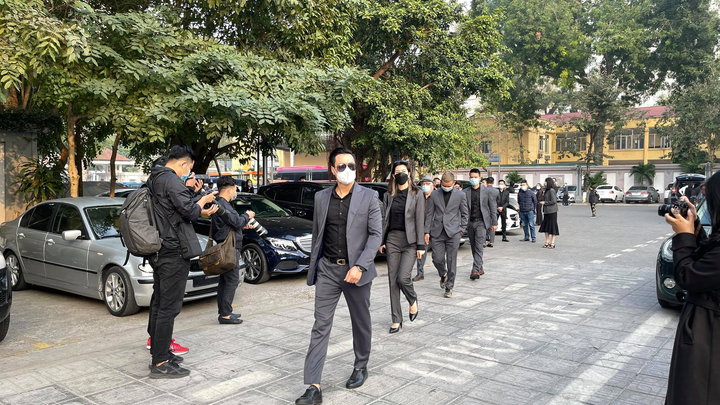 Công Lý, Việt Anh cùng nhiều đồng nghiệp nghẹn ngào tiễn đưa NSND Hoàng Dũng - 19