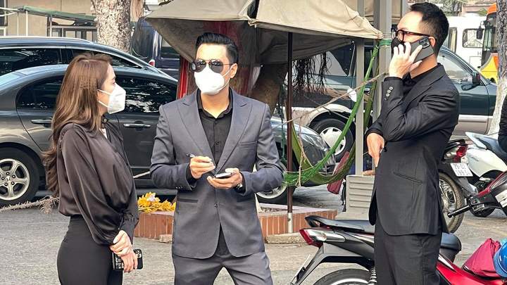 Công Lý, Việt Anh cùng nhiều đồng nghiệp nghẹn ngào tiễn đưa NSND Hoàng Dũng - 13