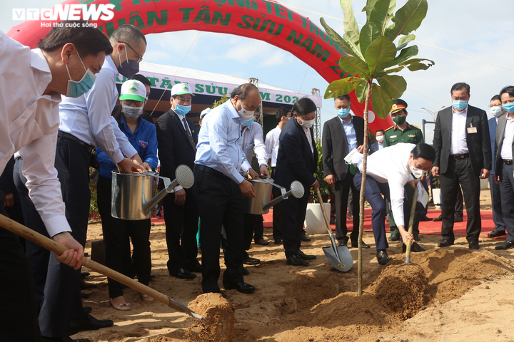 Thủ tướng: Hãy vì một Việt Nam xanh - 8