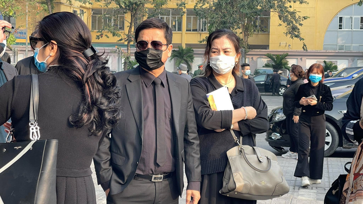 Công Lý, Việt Anh cùng nhiều đồng nghiệp nghẹn ngào tiễn đưa NSND Hoàng Dũng - 11