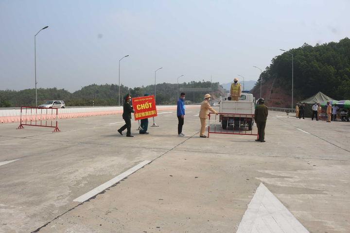 Quảng Ninh dỡ bỏ 2 chốt kiểm soát nội đảo Cái Bầu huyện Vân Đồn - 1