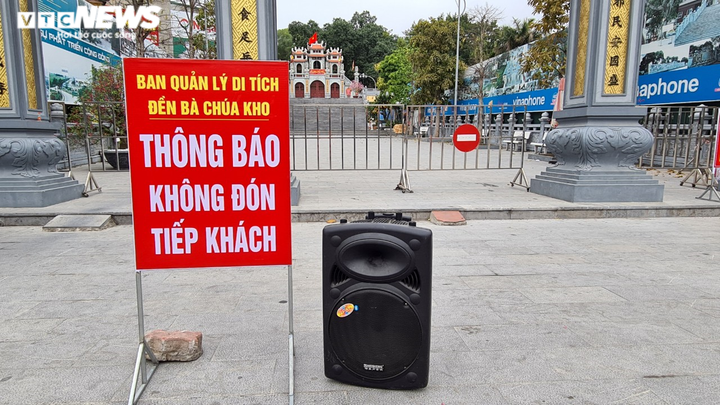 Đóng cửa phòng COVID-19, đền Bà Chúa Kho vắng khách đến 'vay lộc' đầu năm - 2