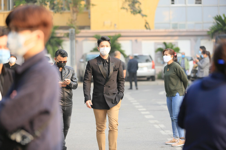 Công Lý, Việt Anh cùng nhiều đồng nghiệp nghẹn ngào tiễn đưa NSND Hoàng Dũng - 16