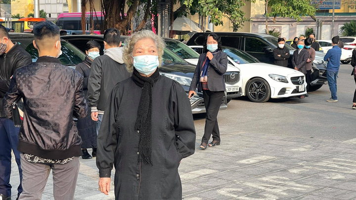 Công Lý, Việt Anh cùng nhiều đồng nghiệp nghẹn ngào tiễn đưa NSND Hoàng Dũng - 8