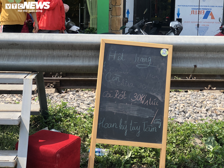 Ảnh: 15 tấn rau củ của nông dân Hải Dương hết veo sau vài tiếng 'giải cứu' - 5