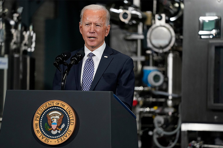 Ông Biden cảnh báo khó trở lại cuộc sống bình thường do biến thể COVID-19 - 1
