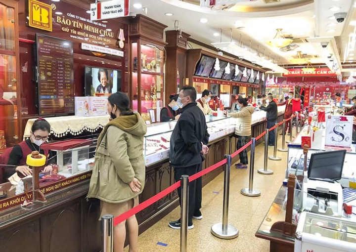 Con trâu bằng 20kg vàng ròng 'kéo' cả đàn trâu vàng đi rước Thần Tài - 11