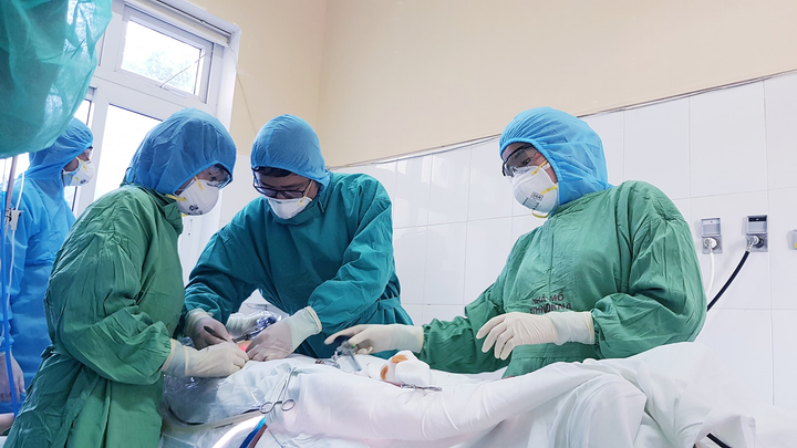 Sức khoẻ của 19 bệnh nhân COVID-19 nặng, nguy kịch hiện ra sao? - 1