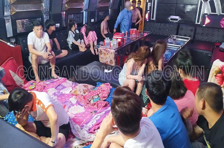 Đồng Nai: Nhóm thanh niên ‘bay lắc’ ở quán karaoke bất chấp dịch COVID-19 - 1