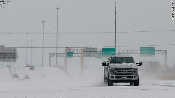 Mỹ điều tra hóa đơn cao ‘gây sốc’ trong thảm họa mất điện - 1