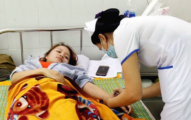 Đau xót chi bằng cảnh thầy cô thấy trò hư không dám răn, trò hỗn phải giả điếc - 1