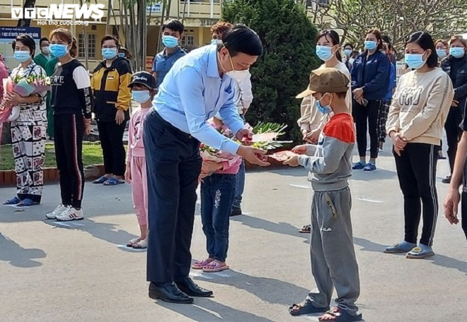 90 bệnh nhân COVID-19 ở Bệnh viện dã chiến số 1 Hải Dương được công bố khỏi bệnh - 2