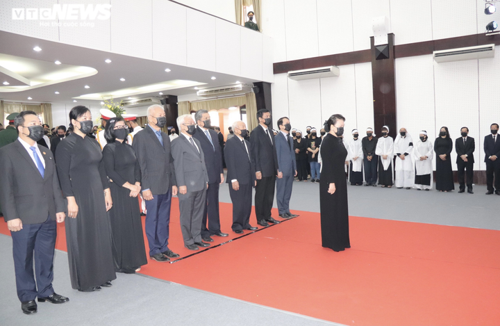 Ảnh: Lãnh đạo Đảng, Nhà nước viếng nguyên Phó Thủ tướng Trương Vĩnh Trọng - 8