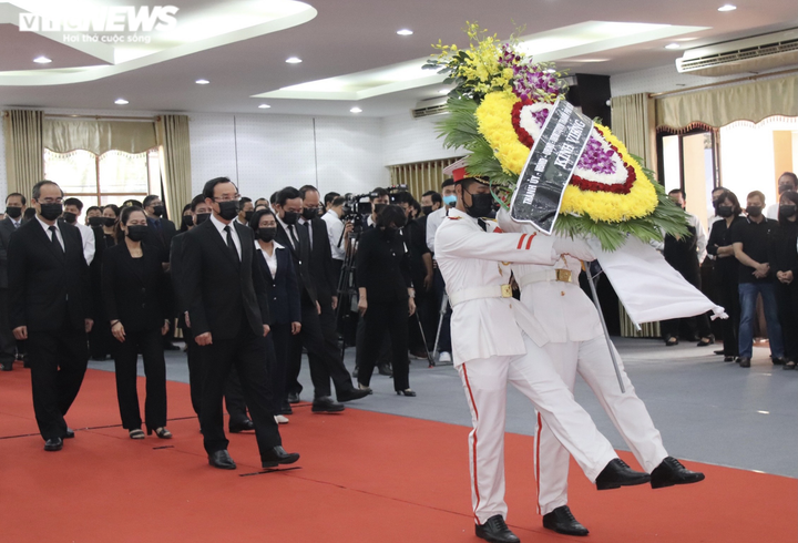 Ảnh: Lãnh đạo Đảng, Nhà nước viếng nguyên Phó Thủ tướng Trương Vĩnh Trọng - 13