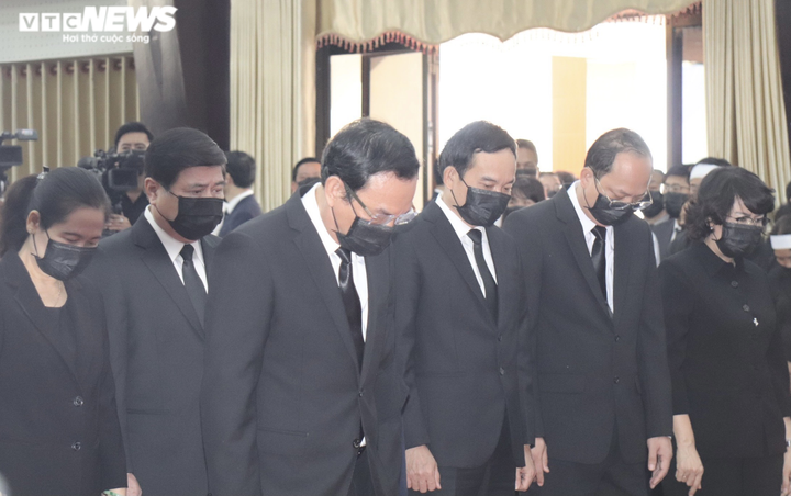 Ảnh: Lãnh đạo Đảng, Nhà nước viếng nguyên Phó Thủ tướng Trương Vĩnh Trọng - 14