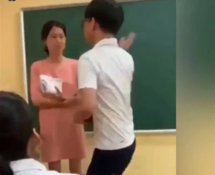 Đau xót chi bằng cảnh thầy cô thấy trò hư không dám răn, trò hỗn phải giả điếc - 2