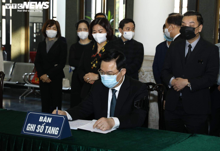 Ảnh: Lãnh đạo Đảng, Nhà nước viếng nguyên Phó Thủ tướng Trương Vĩnh Trọng - 19