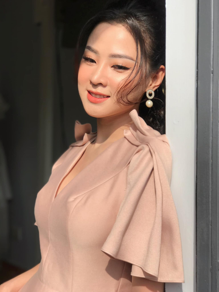 Ảnh: Nhan sắc bạn gái mới của diễn viên Minh Luân - 4