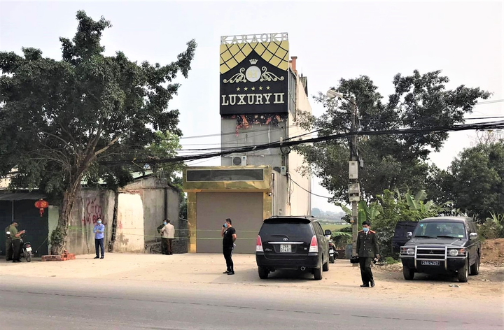 Danh tính kẻ côn đồ chém 8 người thương vong tại quán karaoke ở Hòa Bình - 1