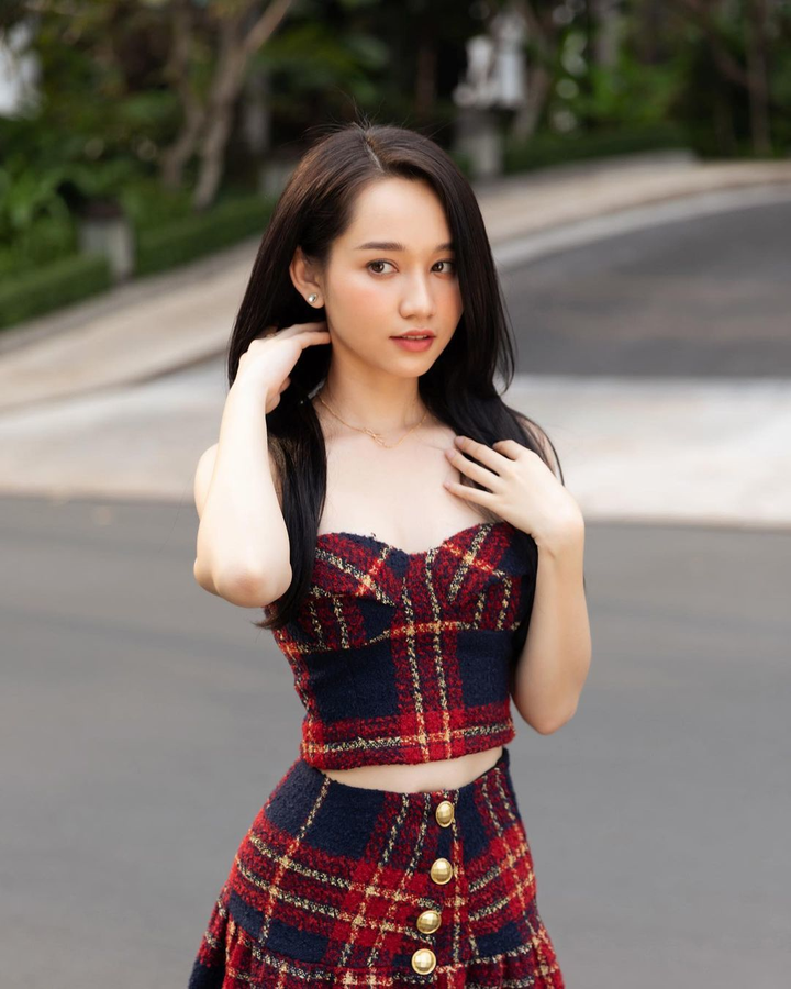 Ảnh: Những mỹ nhân Việt vẫn giữ được eo thon sau Tết - 9