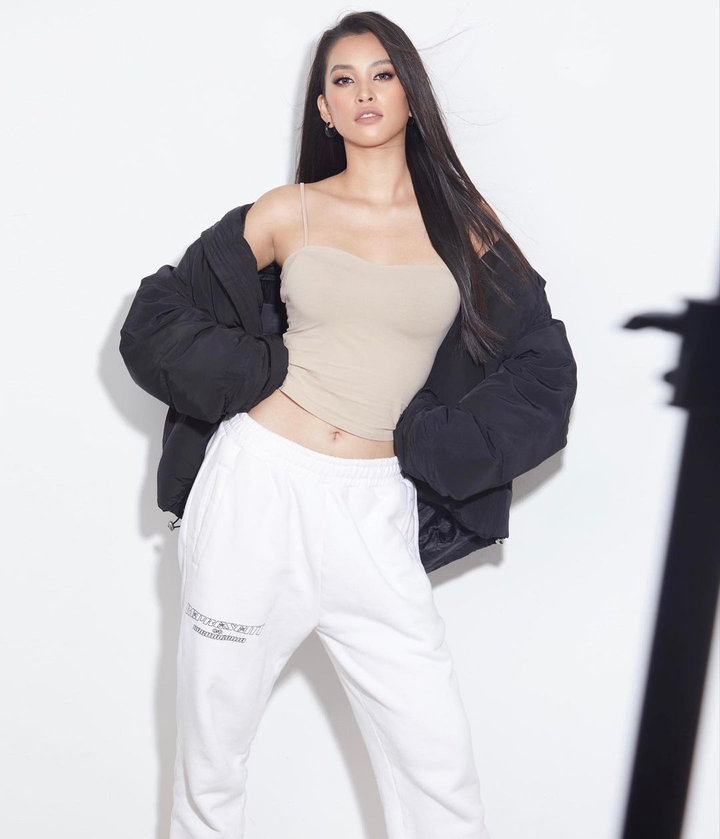 Ảnh: Những mỹ nhân Việt vẫn giữ được eo thon sau Tết - 6