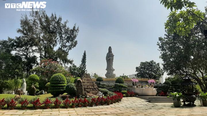 Ảnh: Ngôi chùa có khuôn viên rộng 20.000m2 ở TP.HCM - 12