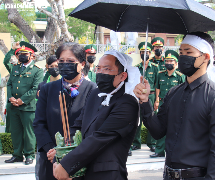 Con trai nguyên Phó Thủ tướng Trương Vĩnh Trọng nghẹn ngào nói lời tiễn biệt cha - 2