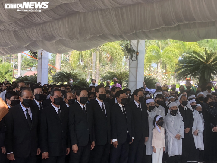 Ảnh: Tiễn đưa nguyên Phó Thủ tướng Trương Vĩnh Trọng về với đất mẹ - 9