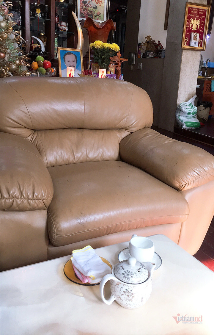 Lý Hùng tuổi 52 sống độc thân vui vẻ, thay ba chăm sóc mẹ - 2