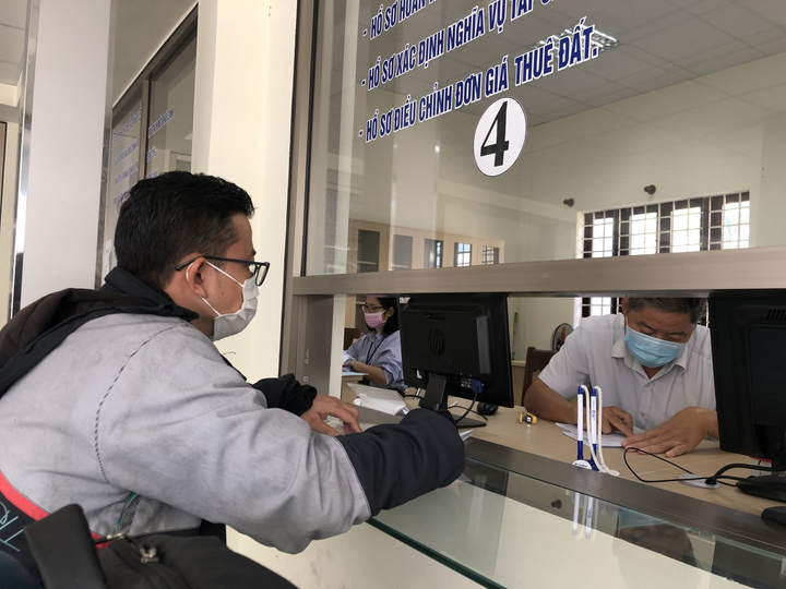 Đẩy mạnh các giải pháp hỗ trợ người nộp thuế trong năm 2021 - 1