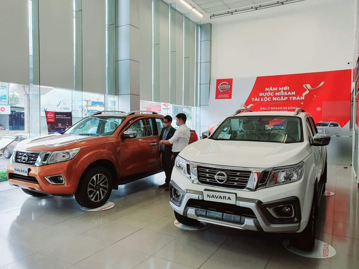 Ô tô đồng loạt tung hàng mới, thị trường đầu năm 'nóng' dần - 2