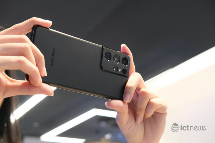 Galaxy S21 Ultra giảm 7 triệu đồng sau một tháng ra mắt - 1
