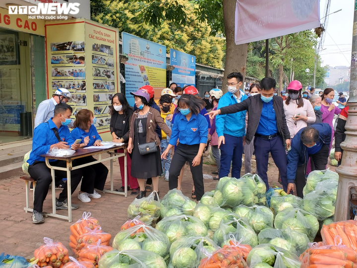 Người Bắc Ninh 'giải cứu' 5,5 tấn nông sản Hải Dương chỉ trong 1 giờ - 9