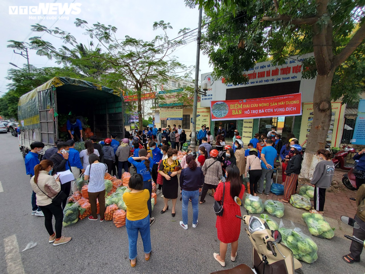 Người Bắc Ninh 'giải cứu' 5,5 tấn nông sản Hải Dương chỉ trong 1 giờ - 2