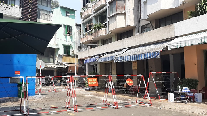TP.HCM gỡ bỏ toàn bộ 35 điểm bị phong tỏa do COVID-19 - 1