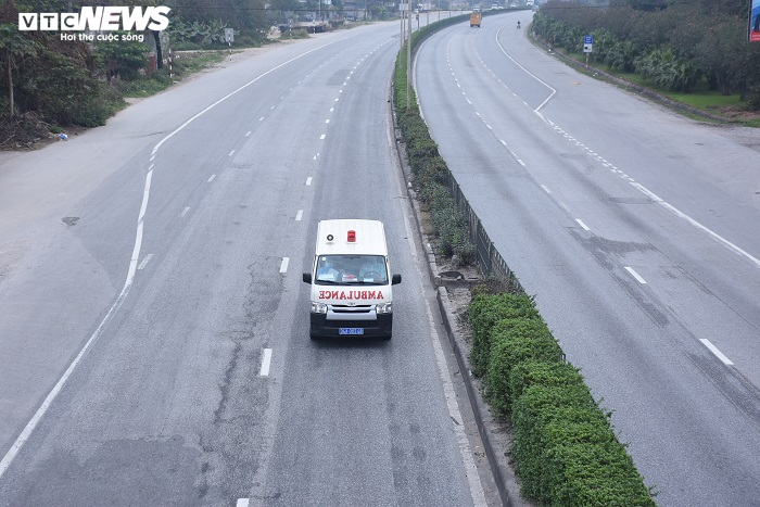 Ảnh: 'Quốc lộ tử thần' vắng vẻ chưa từng thấy trong đại dịch COVID-19 - 2