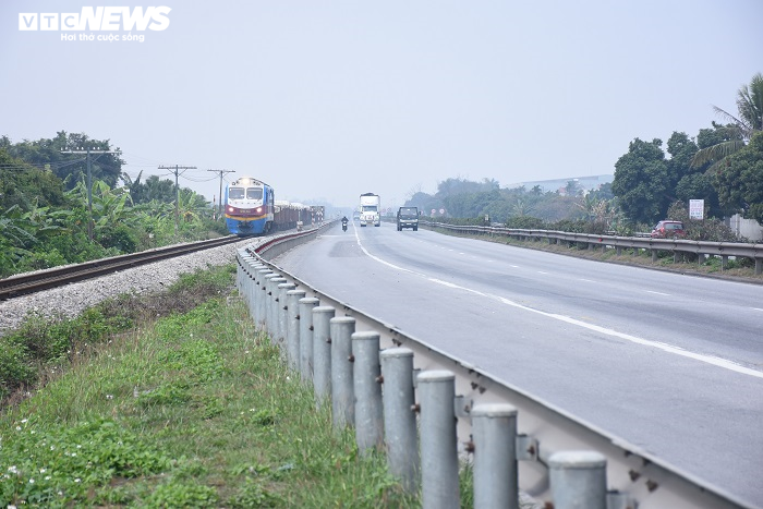 Ảnh: 'Quốc lộ tử thần' vắng vẻ chưa từng thấy trong đại dịch COVID-19 - 3