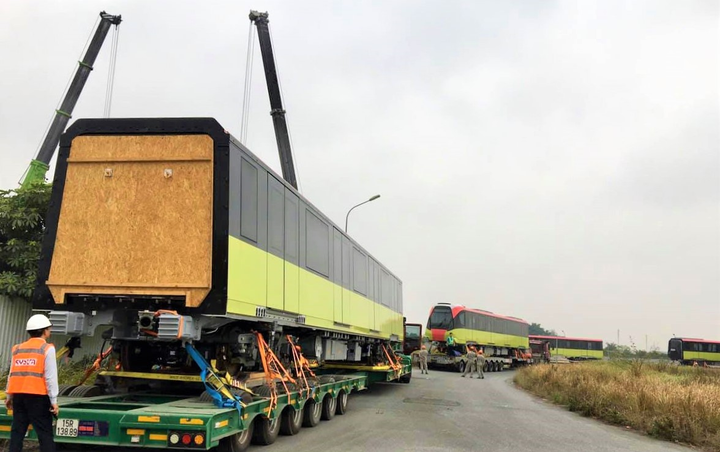 Ảnh: Đoàn tàu thứ 3 tuyến metro Nhổn - ga Hà Nội được đặt lên đường ray - 6