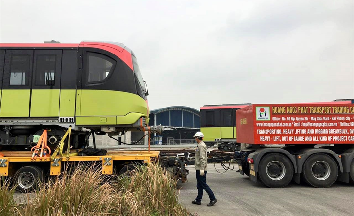 Ảnh: Đoàn tàu thứ 3 tuyến metro Nhổn - ga Hà Nội được đặt lên đường ray - 2