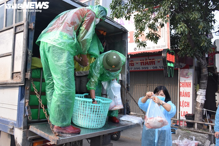 Ảnh: Cuộc sống người dân tại ổ dịch nóng nhất tỉnh Hải Dương - 2