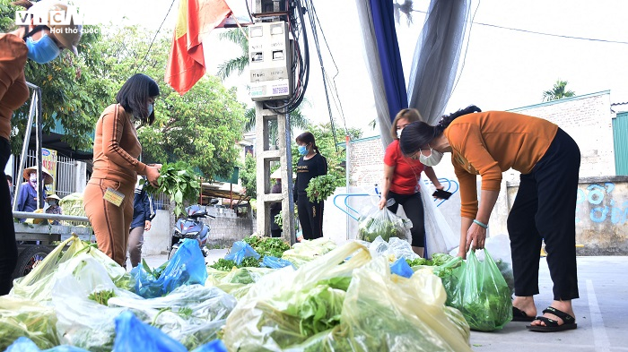 Ảnh: Cuộc sống người dân tại ổ dịch nóng nhất tỉnh Hải Dương - 8