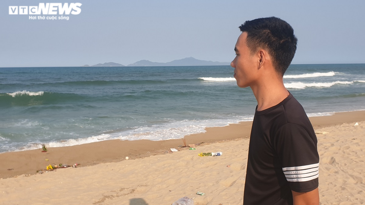 Chàng trai dũng cảm lao xuống biển cứu 3 học sinh thoát chết trong gang tấc - 2