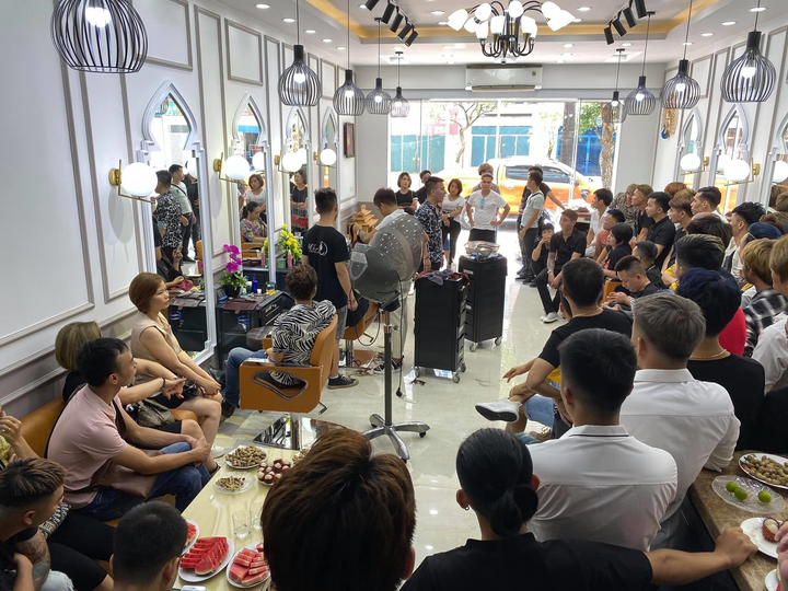 Nguyễn Văn Dũng: Nhà tạo mẫu tóc chuyên nghiệp đam mê truyền cảm hứng - 3