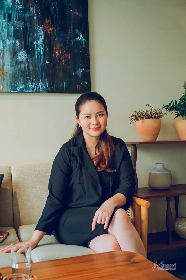 Phan Như Thảo: 'Ông xã hơn 26 tuổi, khó tính nhưng vẫn chiều tôi' - 5