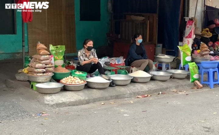 Tiểu thương Hà Nội thẫn thờ chờ khách sắm rằm tháng Giêng - 11