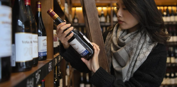 Cuộc chiến rượu Trung Quốc-Australia: 23.000 lít vang mắc kẹt ở cảng - 1