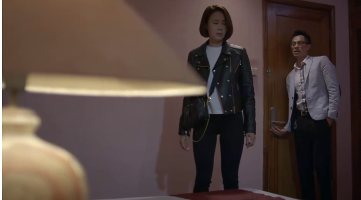 'Hướng dương ngược nắng' tập 33: Châu bị Vỹ làm nhục, quay video - 1