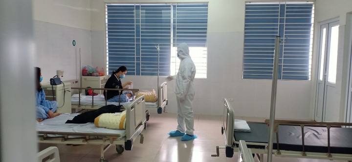 'Con nhớ bố' và giọt nước mắt chảy ngược của chiến sĩ tuyến đầu chống dịch - 1