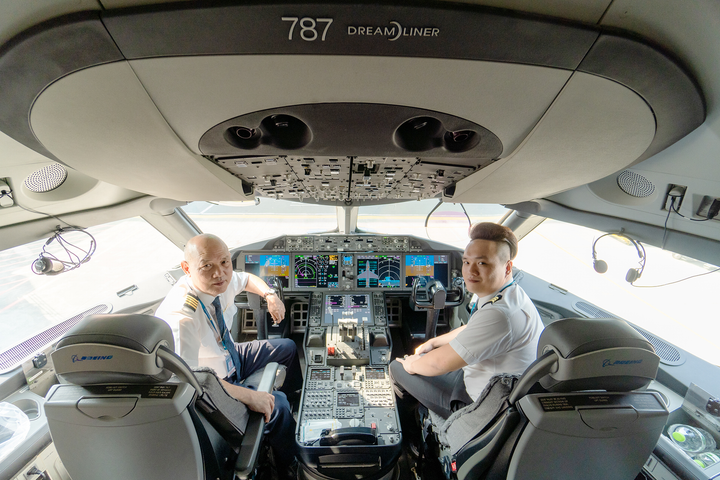 Người phi công dành trọn cuộc đời cống hiến cho những chuyến bay - 8