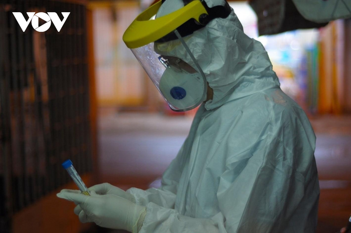 Bác sĩ, điều dưỡng hát Rap 'Dân chơi COVID' để tuyên truyền phòng dịch - 1